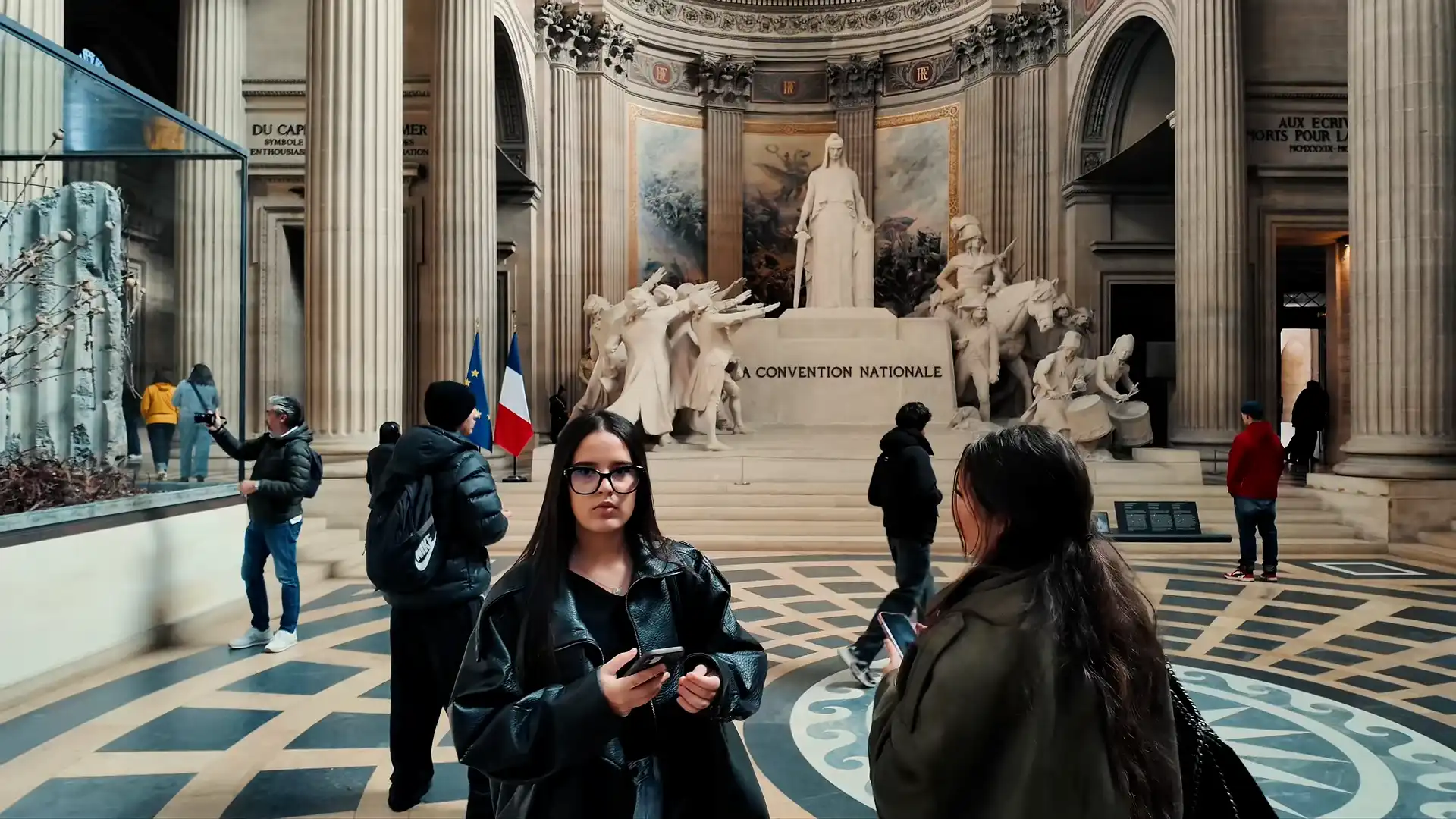 Visite du Panthéon à Paris : des élèves découvrent la Convention nationale